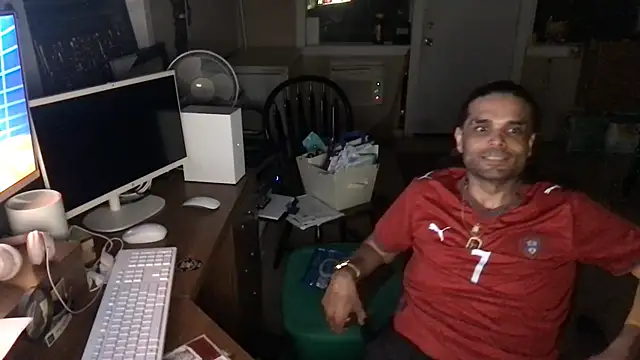icebergslim281 live sex cam