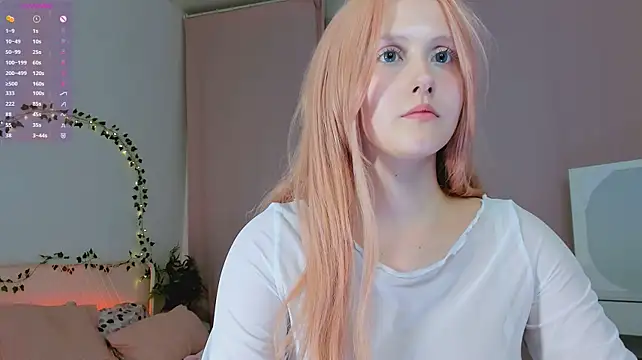 delilahtaylor (F teen) - show the bottom of the bra