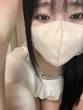 rin_15 (F teen) - 上の服ポイしてブラ抜き🫣💖
