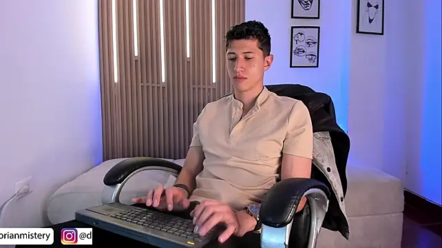Dorianmistery2322_ webcam