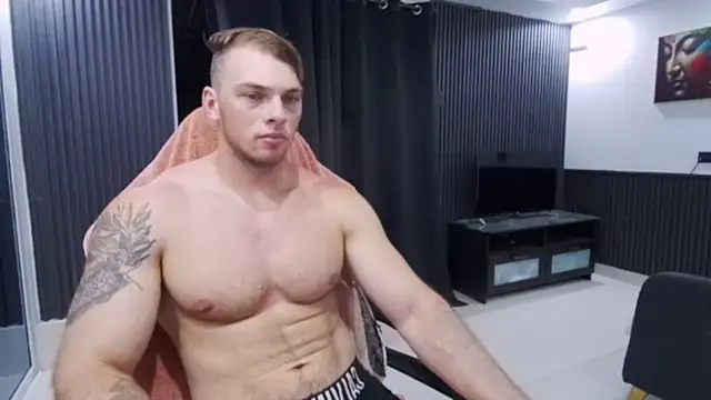 YourHotGreg live cam on StripChat