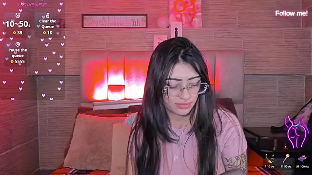mia_devine_ webcam