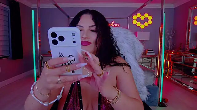 theofficialsophiasanchez