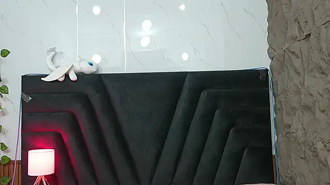 kinkylittlegirll live webcam