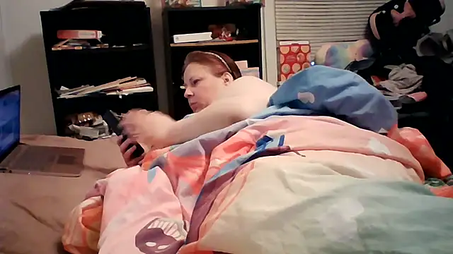 starlight1983 live cam on StripChat