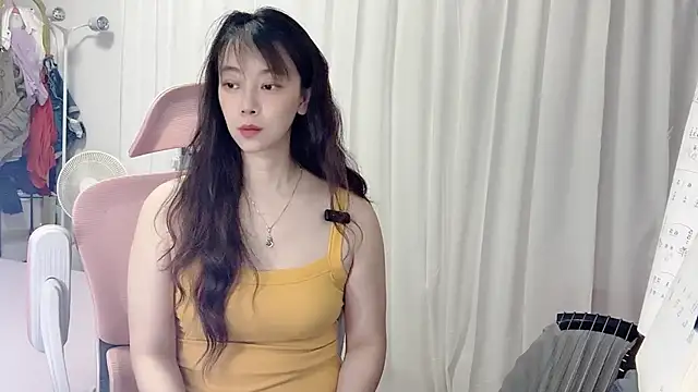 Eunwoo_o live cam on StripChat