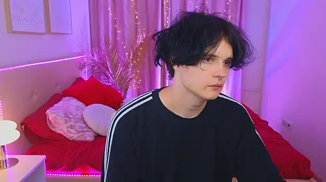 Gothic_Tom_ live cam on StripChat