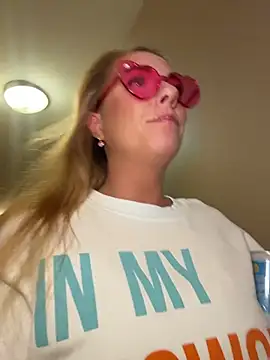 presidentpeach (F milf) - cum show