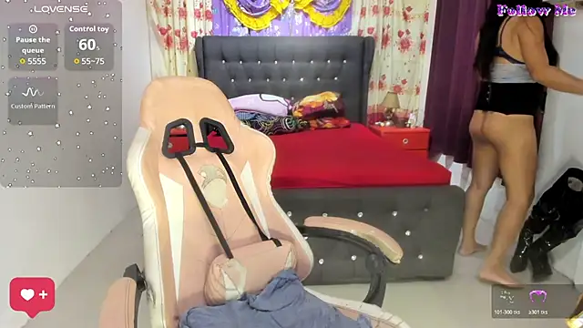 UrDreamTsMistress webcam