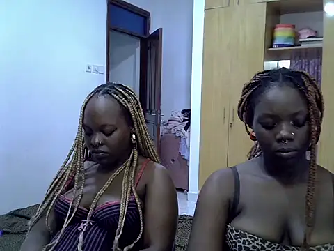 sexybaddies20 webcam