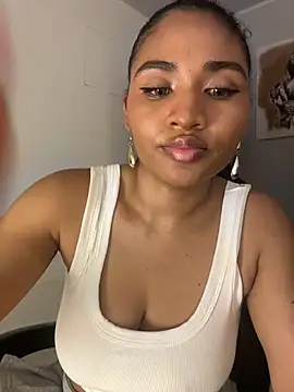sophia18- live cam on StripChat