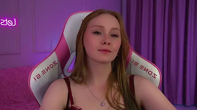 AgataFoxley live cam on StripChat