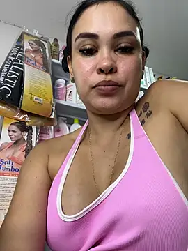 FOX_LATINA live cam on StripChat