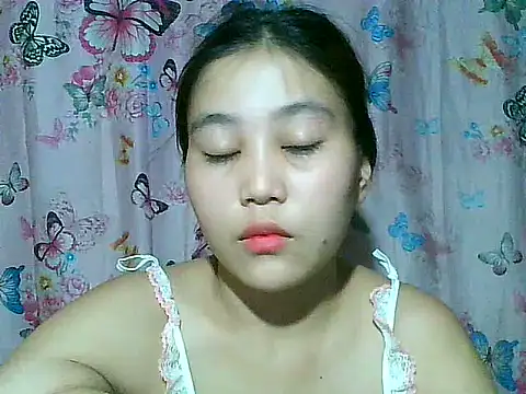 SexyAsianPussy4u live cam on StripChat