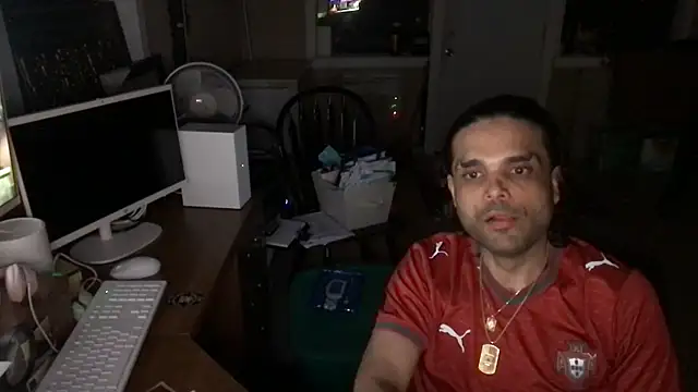 icebergslim281 live cam on StripChat