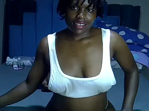 melanin_moon live cam on StripChat
