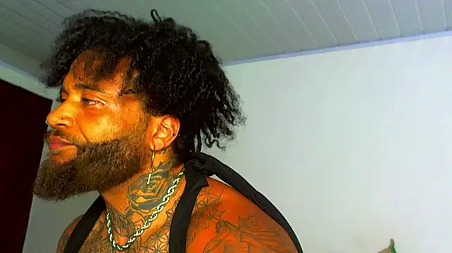 ragnar0825 live cam on StripChat