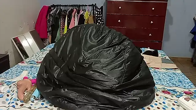 Ruiva-Milf-Rosada live sex cam