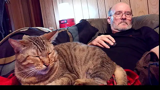 snickers1 (M grandpa) - to jerk off