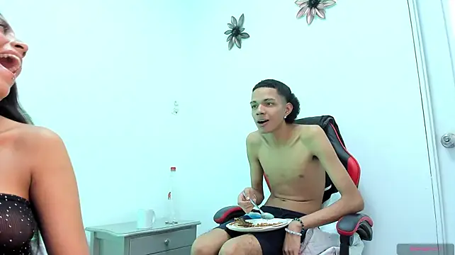 candyandmarilyn (G teen) - show cum inside