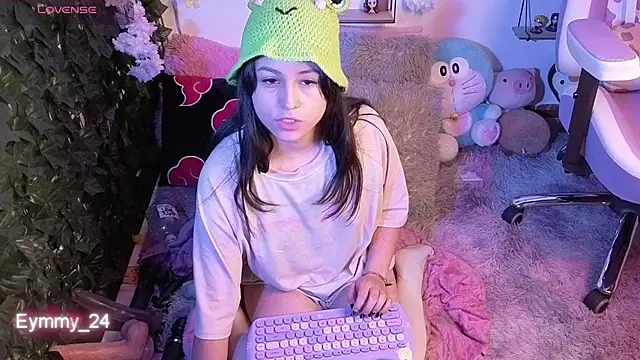 eymmy_24 (F young) - oil in my titts