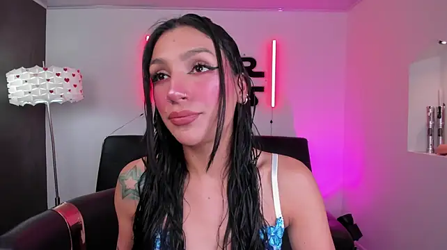 miss___evangeline live cam on StripChat