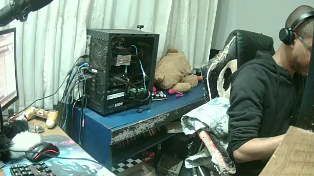 MorangoCChoc live cam on StripChat