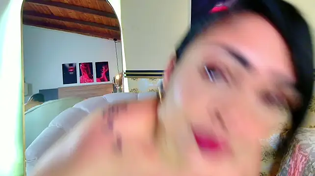 Madissononee live cam on StripChat