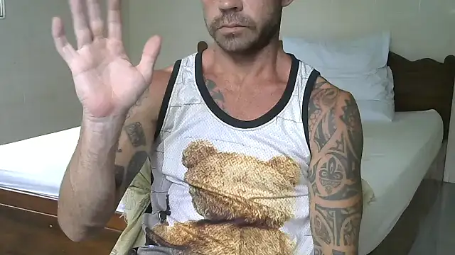 HotHunkHarry live cam on StripChat