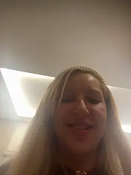 Juuhschmitt live cam on StripChat