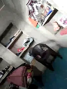 Loomaraj live cam on StripChat