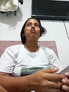 Hurtad_12 live cam on StripChat