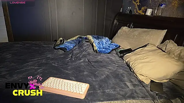 goddessxenvy (Ask my age) - 1 TK vibrating clit + stronger vibes