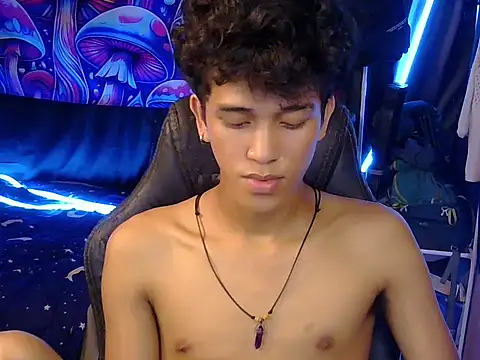 hugekenbigcock live sex cam