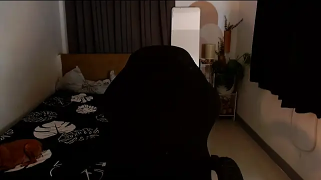 Ur_QueenCamilla webcam