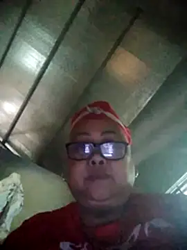 YourMomy- webcam