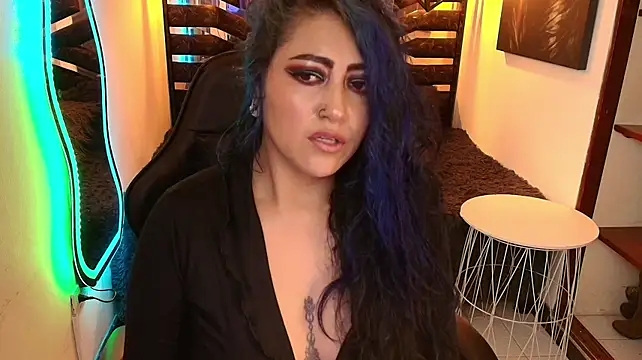 scarleth_blue live cam on StripChat