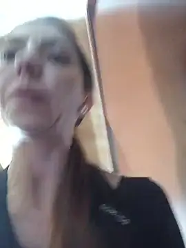 LunaZambrano live cam on StripChat