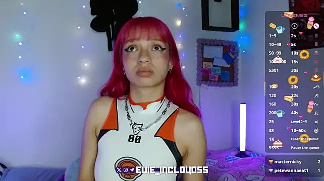 evie_cloud live cam on StripChat