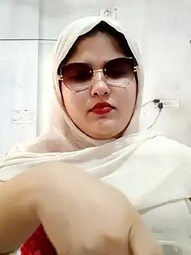 Nusrat-N live cam on StripChat
