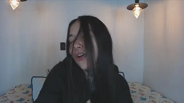 alien_eyes09 live cam on StripChat