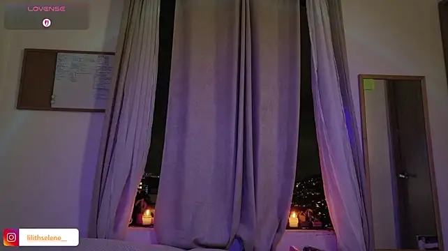 lilithselene live cam on StripChat