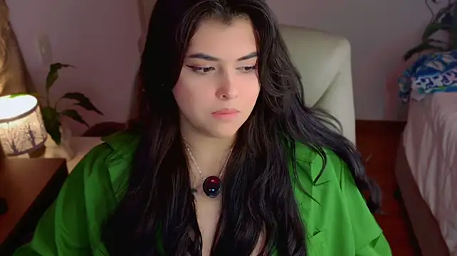 Nannicutee live cam on StripChat