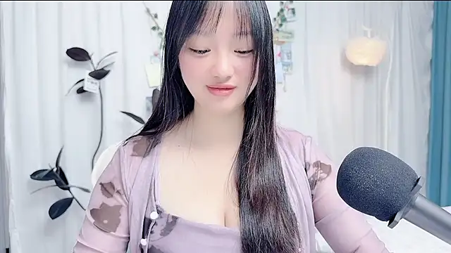 Winnie666999 live cam on StripChat