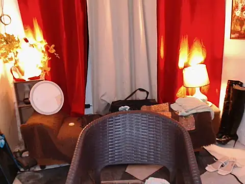 kylieEmparado live cam on StripChat