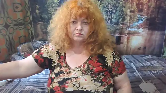 RoseRed69 live cam on StripChat