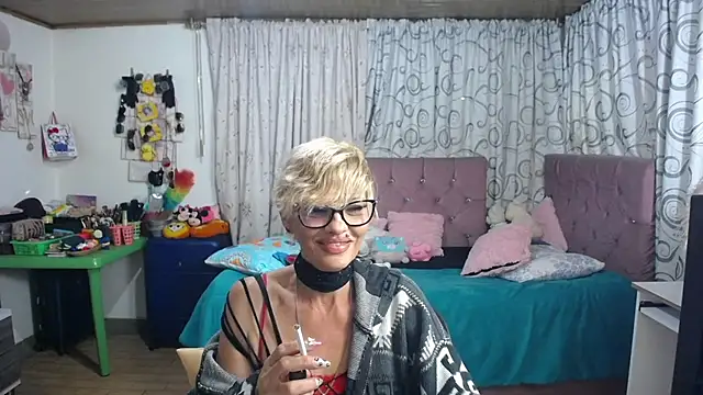 isabella-lips007