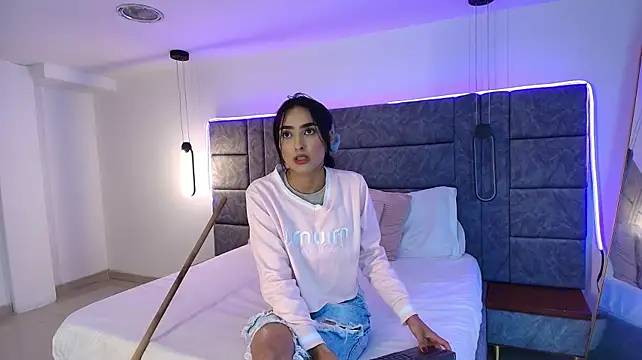 dhalia_lux_ live cam on StripChat