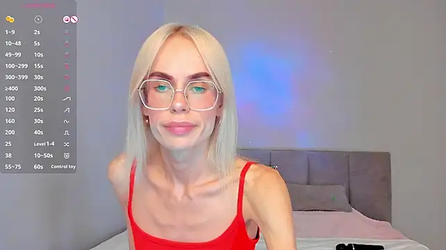 bellatip live cam on StripChat