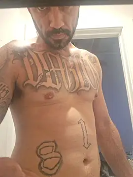chileNbeans live cam on StripChat